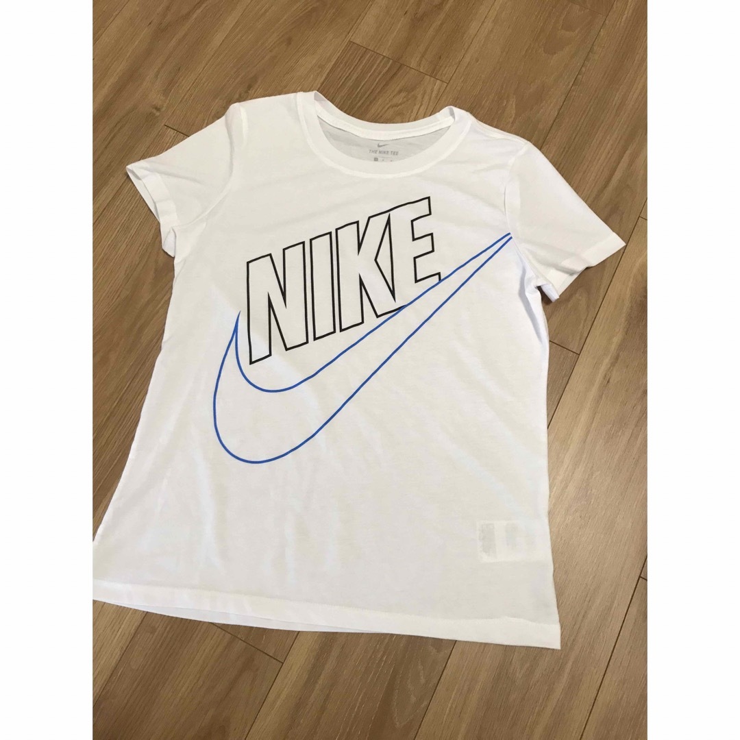 NIKE(ナイキ)のTHE NIKE TEE Tシャツ　白　半袖　ロゴ　トレーニング ウェア　M レディースのトップス(Tシャツ(半袖/袖なし))の商品写真