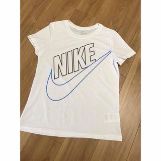 ナイキ 白Tシャツ Tシャツ(レディース/半袖)の通販 45点 | NIKE