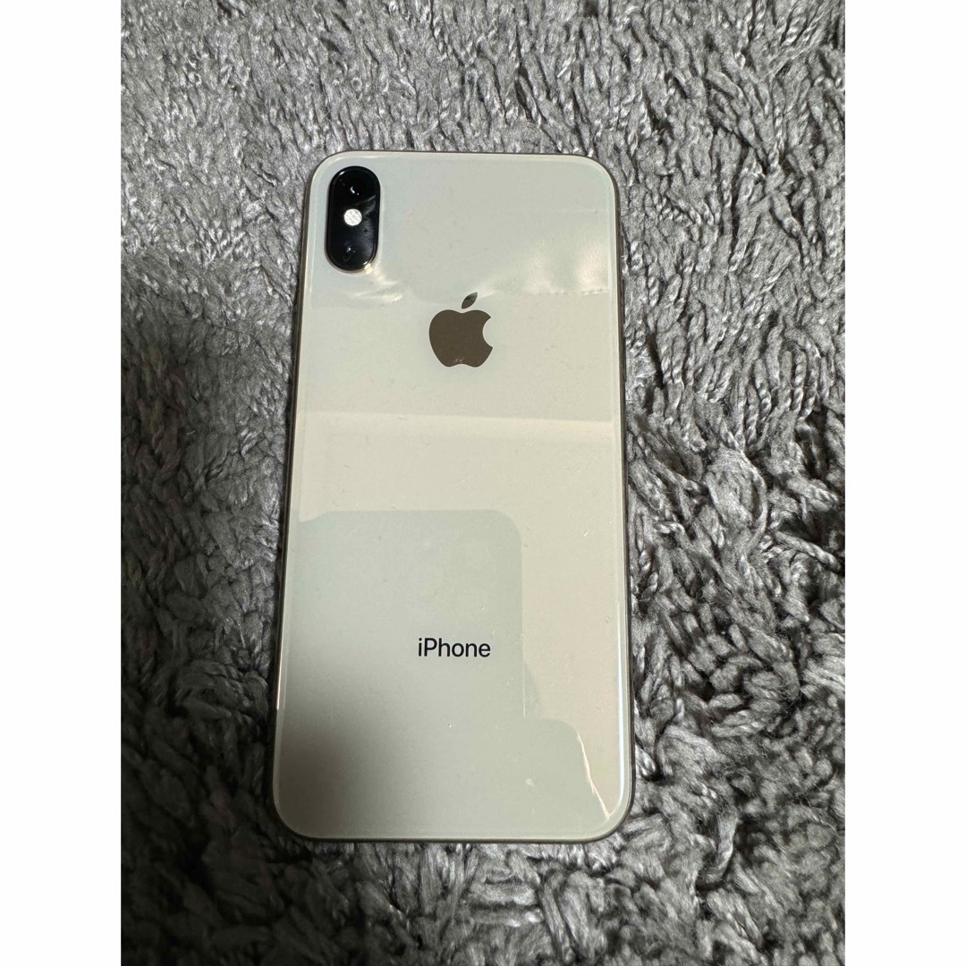 iPhone(アイフォーン)のiPhone Xs Gold 64 GB docomo（SIMロック解除済） スマホ/家電/カメラのスマートフォン/携帯電話(スマートフォン本体)の商品写真