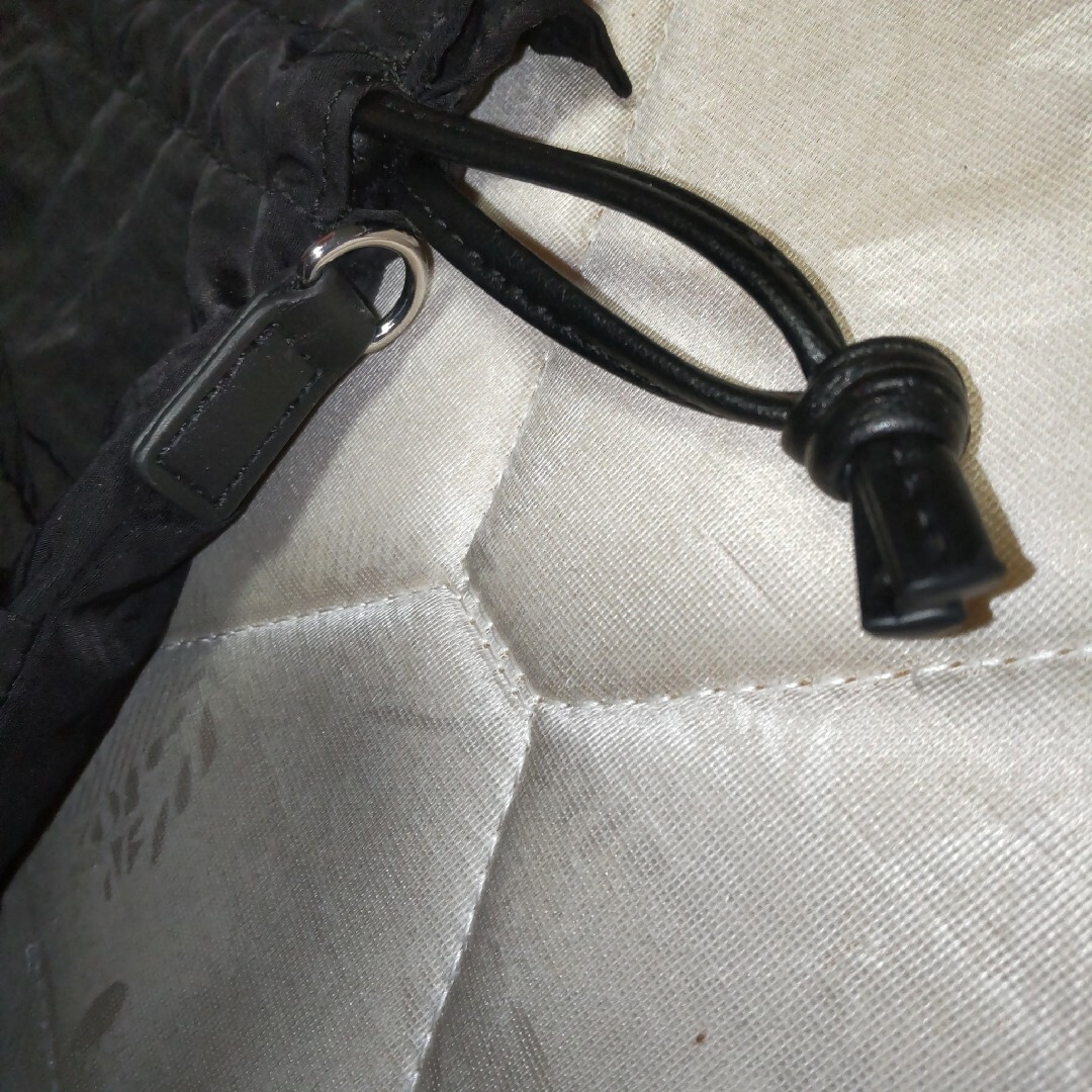 GRL(グレイル)の巾着バッグ　ブラック　黒 レディースのバッグ(ハンドバッグ)の商品写真