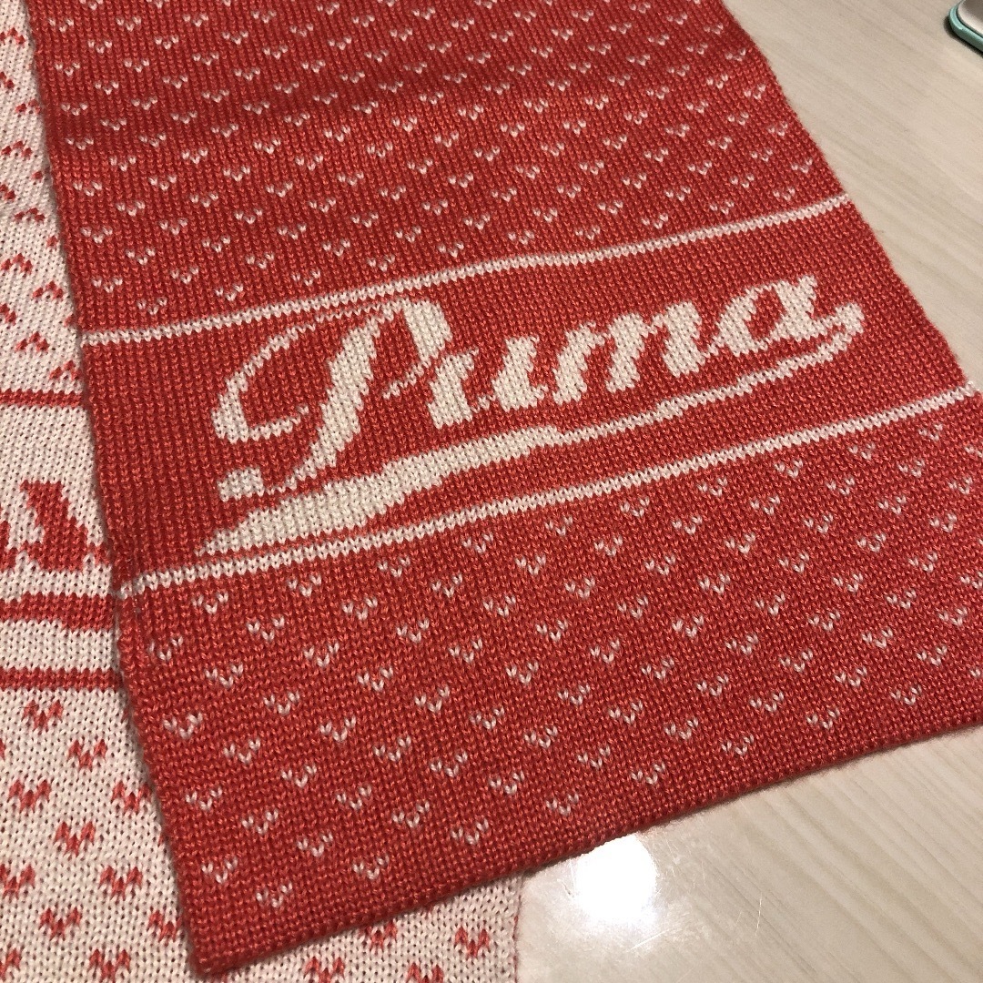 PUMA(プーマ)の未使用　プーマ　マフラー　ピンク　PUMA キッズ/ベビー/マタニティのこども用ファッション小物(マフラー/ストール)の商品写真