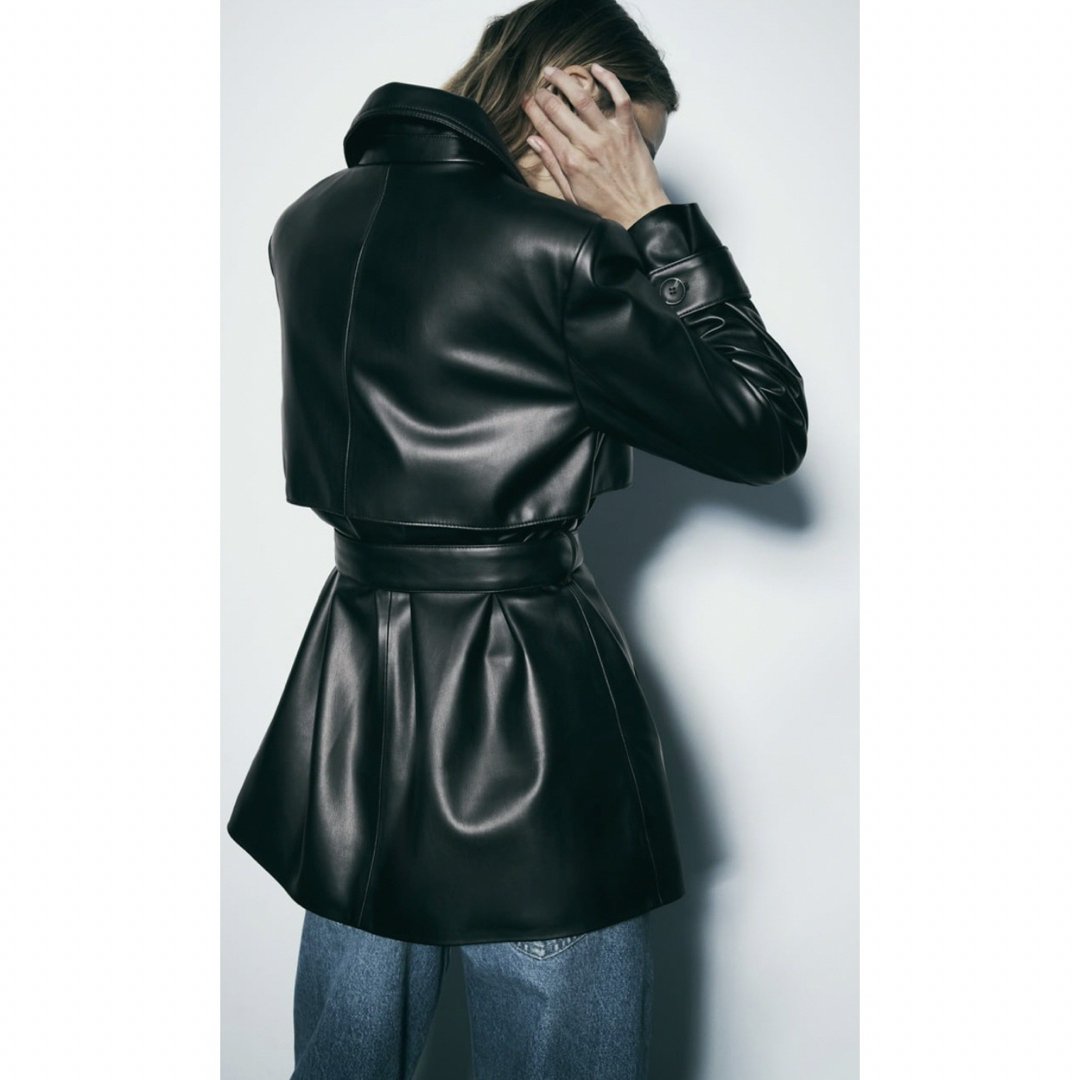 ZARA - クロップド フェイクレザー トレンチコート ZARA ザラ ZARA - クロップド フェイクレザー トレンチコート ZARA ザラ
