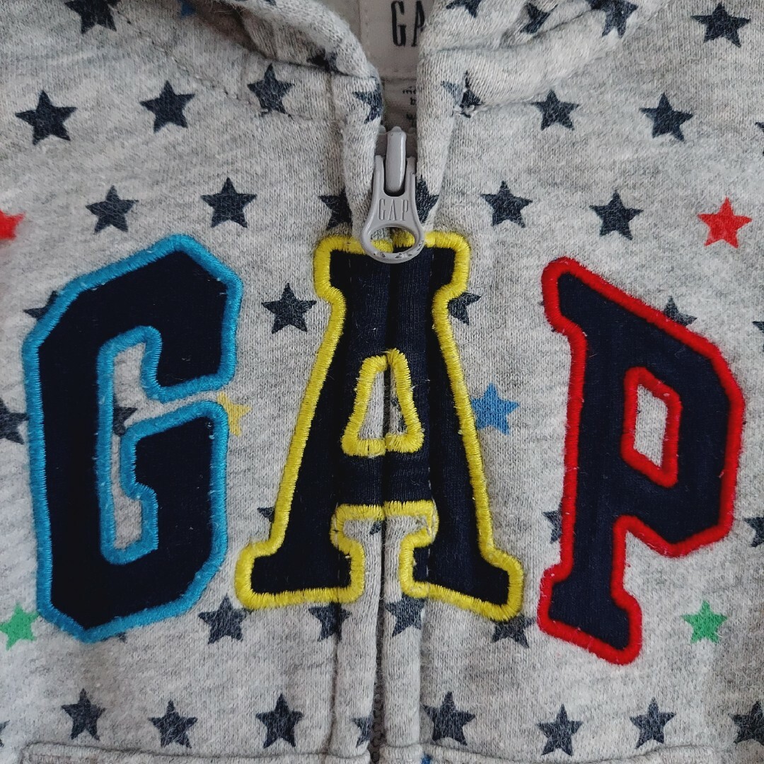 babyGAP(ベビーギャップ)のgap パーカー　80 キッズ/ベビー/マタニティのベビー服(~85cm)(トレーナー)の商品写真