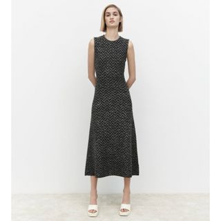 ザラ(ZARA)の【ZARA】なぐもふうかちゃん着用　セット売り　ワンピースx セーター(ロングワンピース/マキシワンピース)