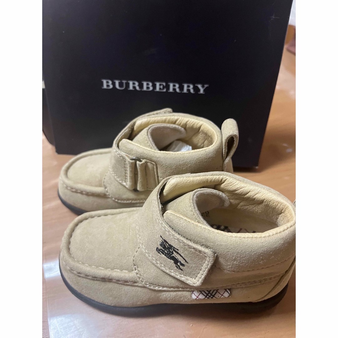 BURBERRY(バーバリー)の新品未使用　タグ付き　バーバリー　靴　シューズ　16センチ キッズ/ベビー/マタニティのキッズ靴/シューズ(15cm~)(スニーカー)の商品写真