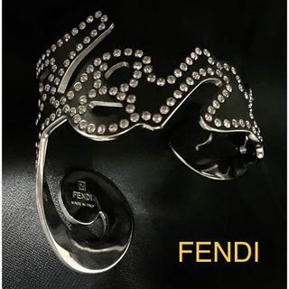 フェンディ(FENDI)の【正規品・美品】FENDI ロゴ ブレスレット /  フェンディバングル(ブレスレット/バングル)