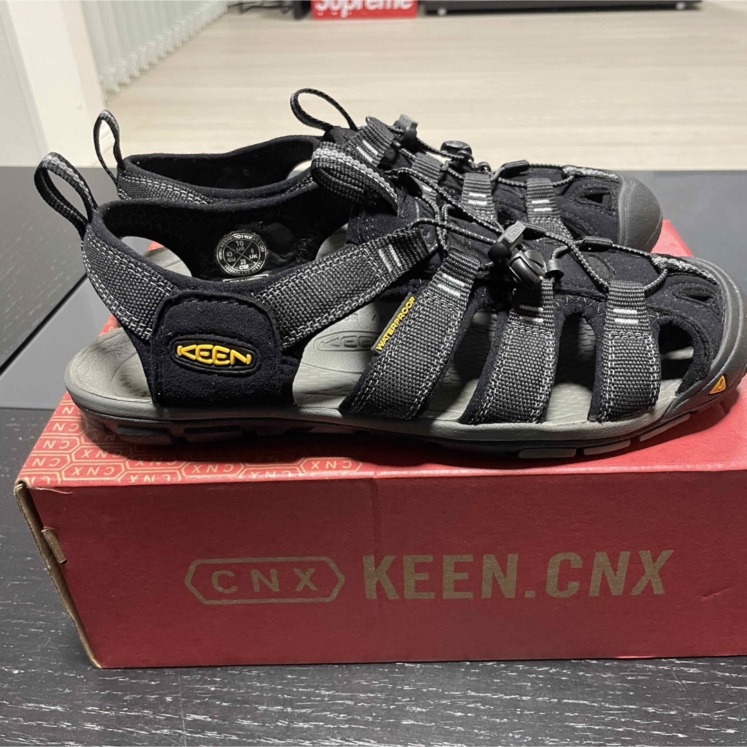 KEEN(キーン)のKEEN CLEARWATER CNX BLACK/GARGOYLE メンズの靴/シューズ(サンダル)の商品写真