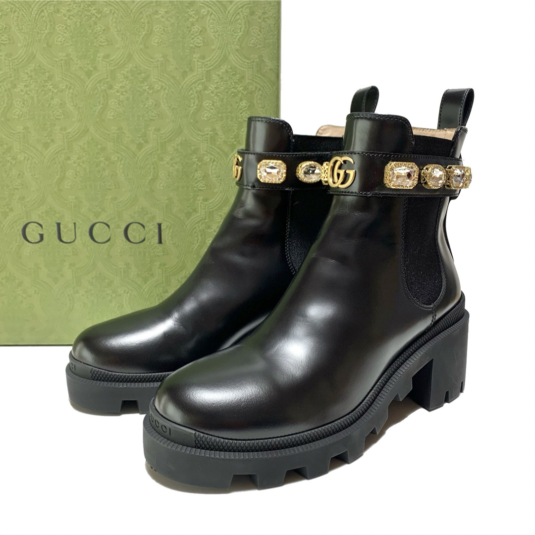 Gucci(グッチ)の☆美品 グッチ マーモント ビジュー ストラップ ショートブーツ 黒 イタリア製 レディースの靴/シューズ(ブーツ)の商品写真