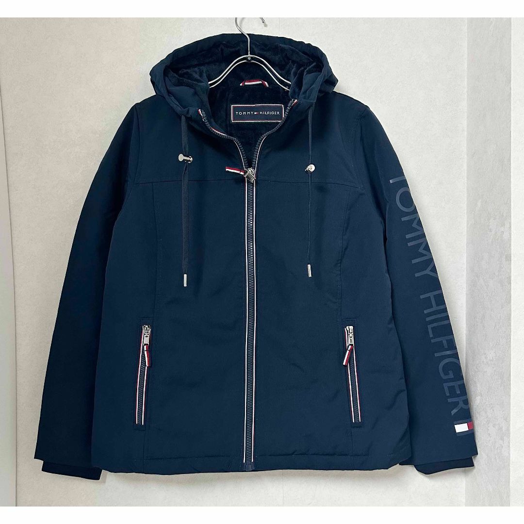 TOMMY HILFIGER(トミーヒルフィガー)の新品 L ★ トミーヒルフィガー ソフトシェル 裏起毛 ジャケット US-M 紺 レディースのジャケット/アウター(ナイロンジャケット)の商品写真