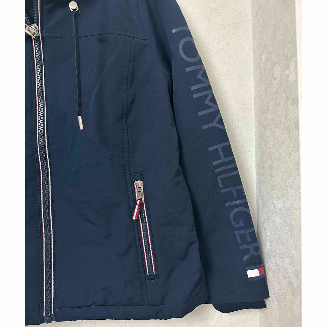 TOMMY HILFIGER(トミーヒルフィガー)の新品 L ★ トミーヒルフィガー ソフトシェル 裏起毛 ジャケット US-M 紺 レディースのジャケット/アウター(ナイロンジャケット)の商品写真