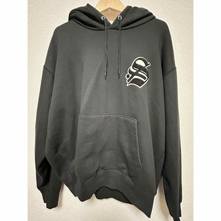 シュプリーム(Supreme)のSTADIUM 12.4OZ HOODIE パーカー　ブラック(パーカー)