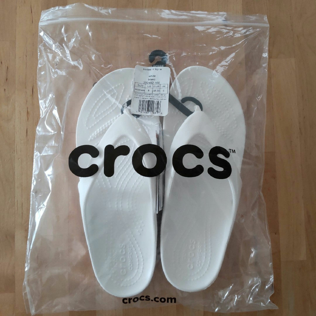 crocs(クロックス)の24cm クロックス カディ 2.0 フリップ ウィメン 白 ビーチサンダル レディースの靴/シューズ(ビーチサンダル)の商品写真