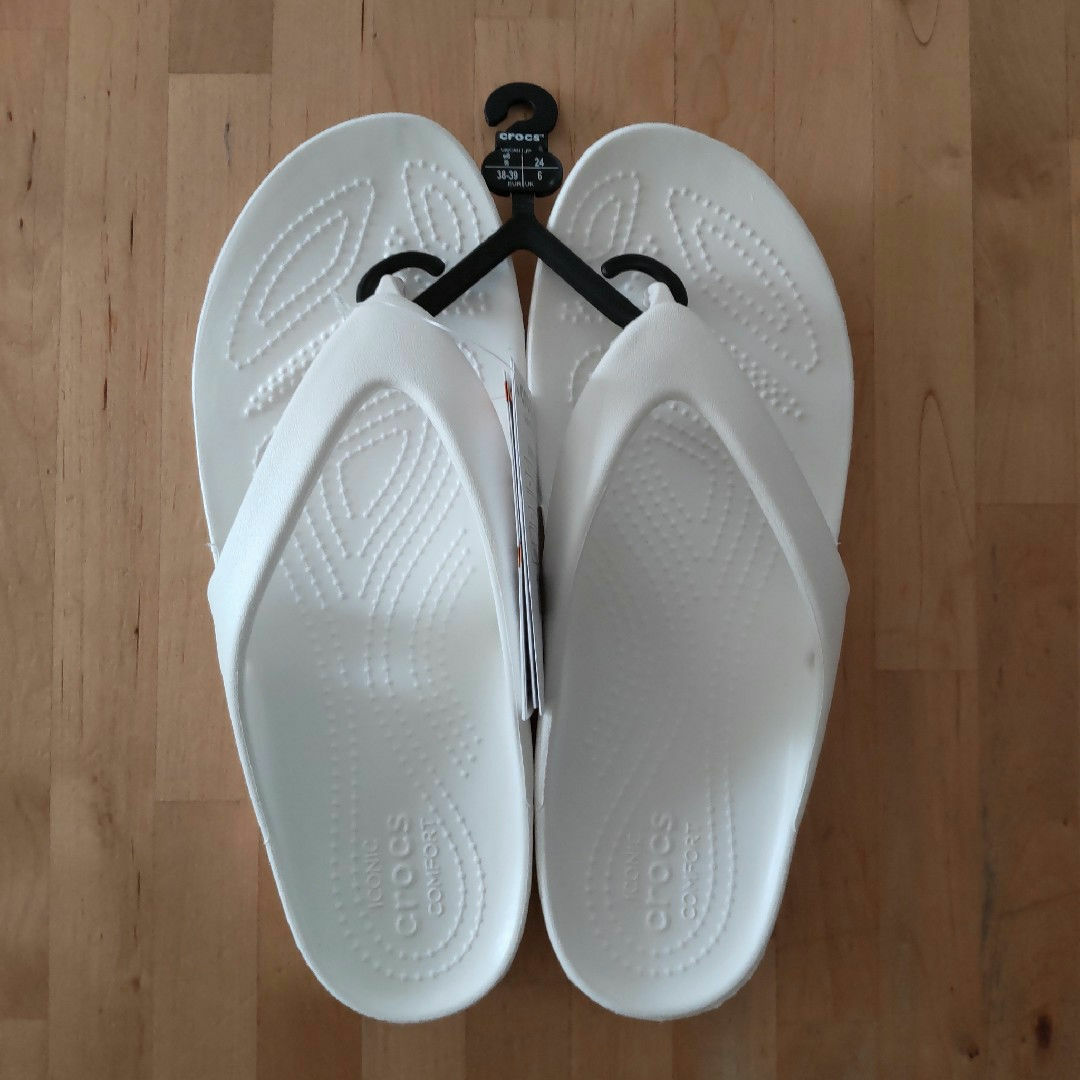 crocs(クロックス)の24cm クロックス カディ 2.0 フリップ ウィメン 白 ビーチサンダル レディースの靴/シューズ(ビーチサンダル)の商品写真