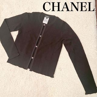 シャネル(CHANEL)のシャネル　CHANEL カーディガン　トップス　ニット　ココマーク　新品未使用(カーディガン)