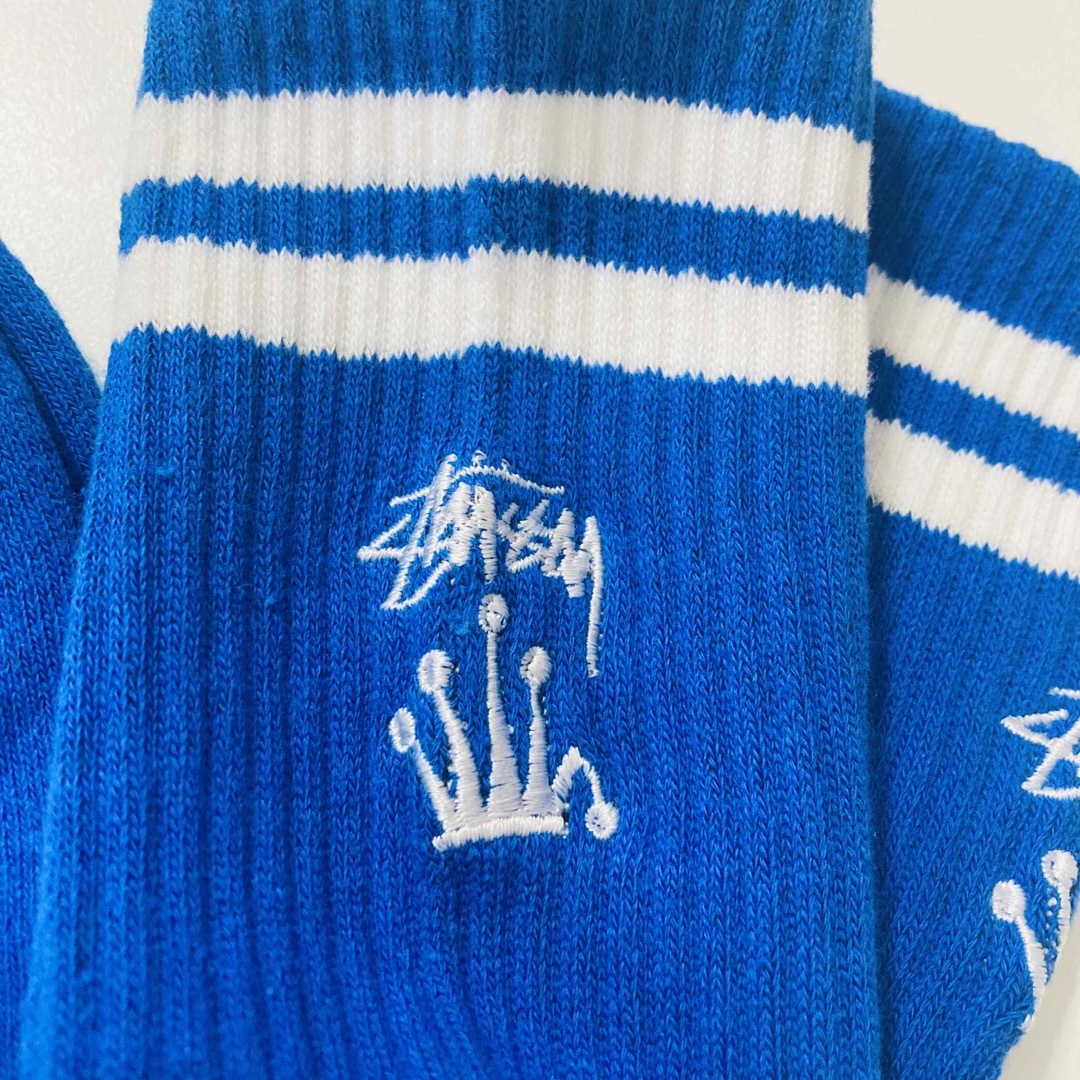 STUSSY(ステューシー)の青◎Stussy ステューシー　クラウン　ロゴ　メンズソックス　男性　靴下 メンズのレッグウェア(ソックス)の商品写真