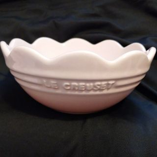 ルクルーゼ(LE CREUSET)のル・クルーゼ　フリルボウル　14センチ　シェルピンク　フラワーコレクション(食器)