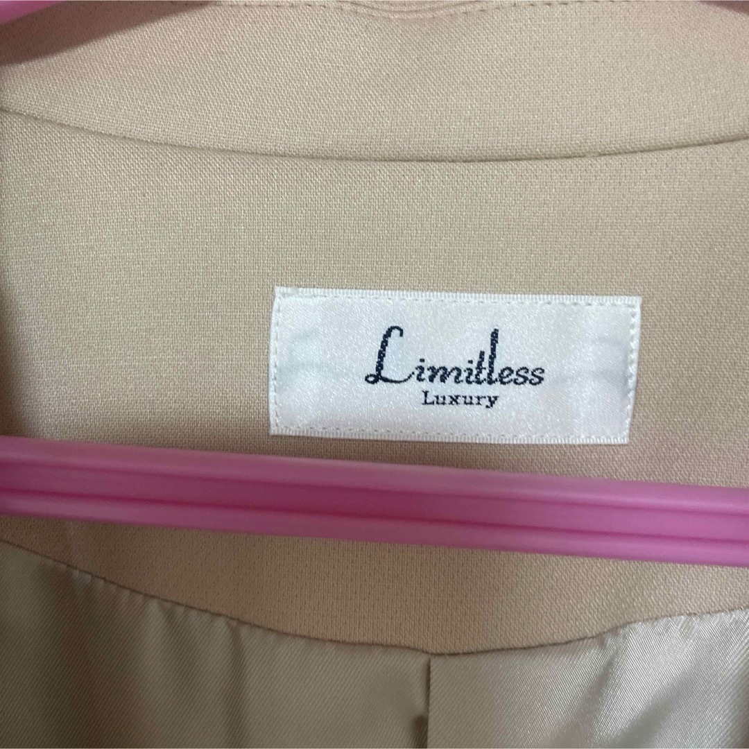 LIMITLESS LUXURY(リミットレスラグジュアリー)のLimitless luxury コート レディースのジャケット/アウター(ロングコート)の商品写真