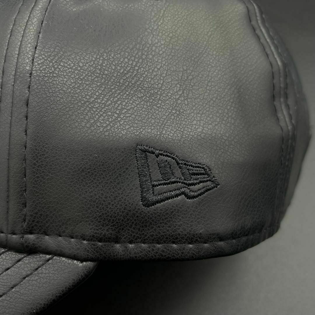 NEW ERA(ニューエラー)のニューエラ キャップ 帽子 ヤンキース PU レザー 9FORTY 黒x黒 レディースの帽子(キャップ)の商品写真