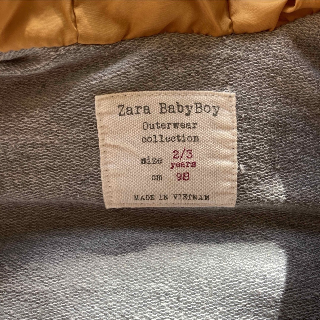 ZARA KIDS(ザラキッズ)のZara BabyBoyダウンベスト キッズ/ベビー/マタニティのキッズ服男の子用(90cm~)(ジャケット/上着)の商品写真