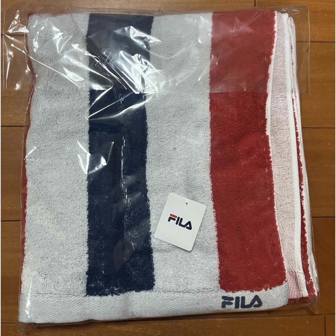 FILA(フィラ)の【新品・未使用品】FILA  フィラ  バスタオル  タオル インテリア/住まい/日用品の日用品/生活雑貨/旅行(タオル/バス用品)の商品写真