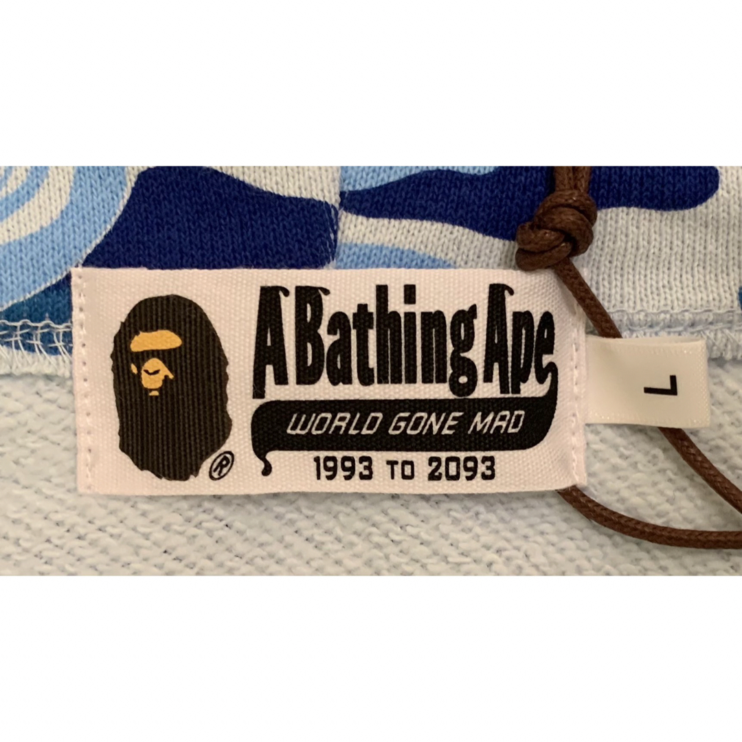 A BATHING APE(アベイシングエイプ)の★激レア★新品★ ABC CAMO ブルー シャークパーカー パーカー L メンズのトップス(パーカー)の商品写真