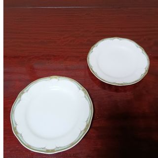 ノリタケ(Noritake)のノリタケ　ボーンチャイナ　メルバライン　パン皿＋ケーキ皿　サイズ違い　2枚セット(食器)