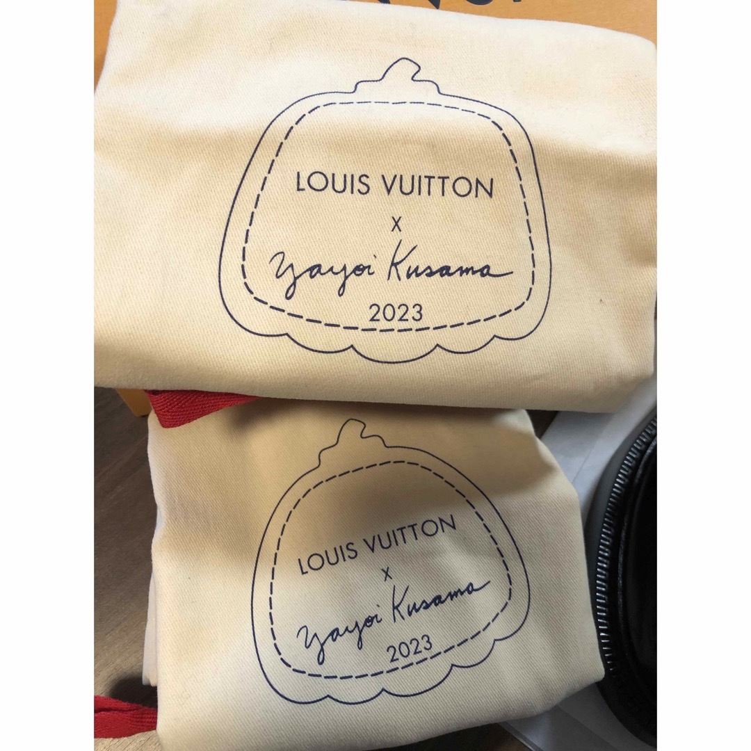 LOUIS VUITTON(ルイヴィトン)のルイヴィトン x草間弥生　ローファー　35 入手困難　レア レディースの靴/シューズ(ローファー/革靴)の商品写真