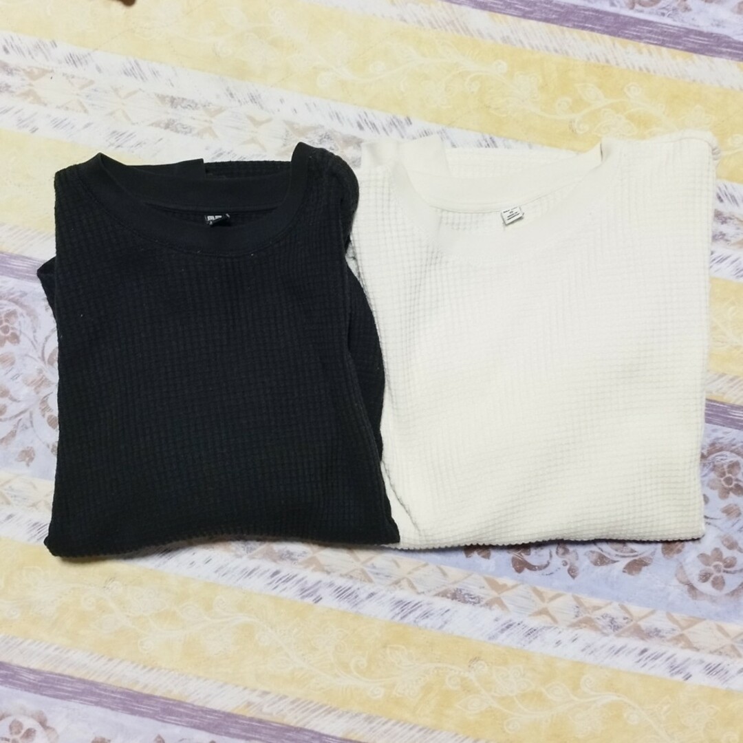 UNIQLO(ユニクロ)のユニクロ　ワッフルクルーネックＴ（長袖）2枚 レディースのトップス(Tシャツ(長袖/七分))の商品写真
