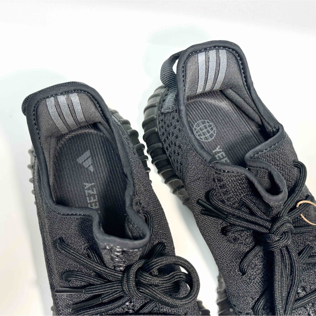 YEEZY（adidas）(イージー)のまこ⭐️鑑定士様 専用 アディダス イージーブースト 350 V2 オニキス メンズの靴/シューズ(スニーカー)の商品写真