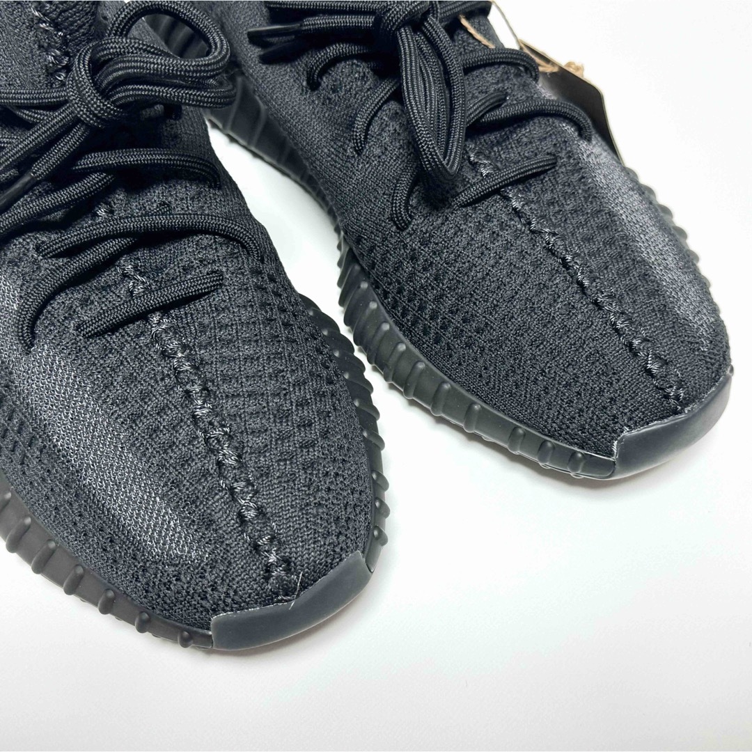 YEEZY（adidas）(イージー)のまこ⭐️鑑定士様 専用 アディダス イージーブースト 350 V2 オニキス メンズの靴/シューズ(スニーカー)の商品写真