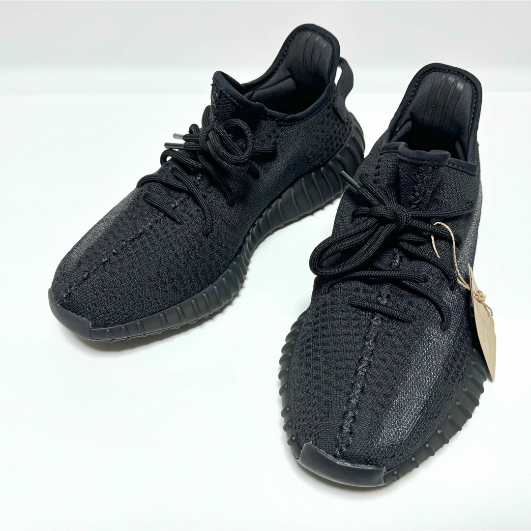 YEEZY（adidas）(イージー)のまこ⭐️鑑定士様 専用 アディダス イージーブースト 350 V2 オニキス メンズの靴/シューズ(スニーカー)の商品写真