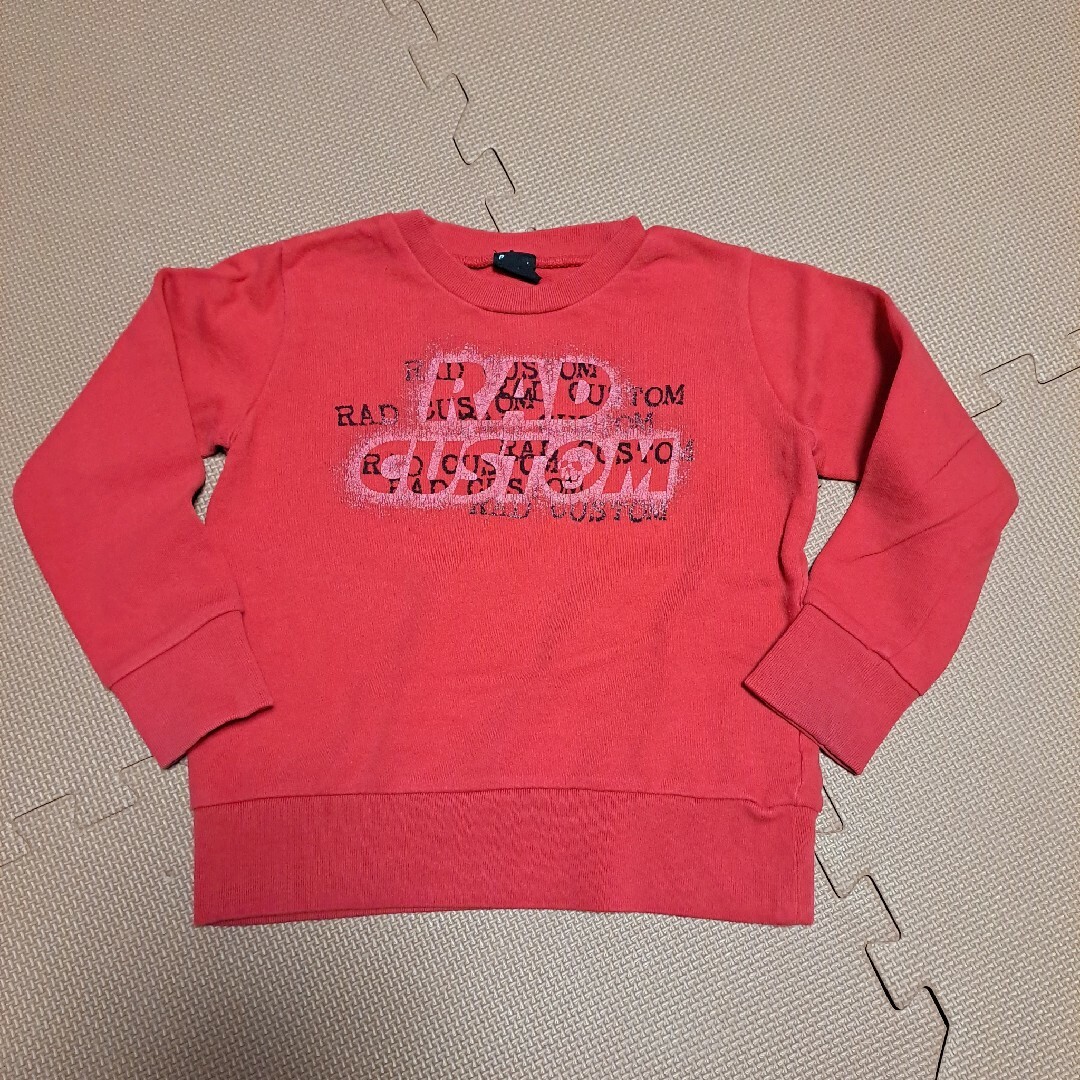 RAD CUSTOM(ラッドカスタム)のRAD CUSTOM★トレーナー　110　赤　レッド　ラッドカスタム キッズ/ベビー/マタニティのキッズ服男の子用(90cm~)(Tシャツ/カットソー)の商品写真