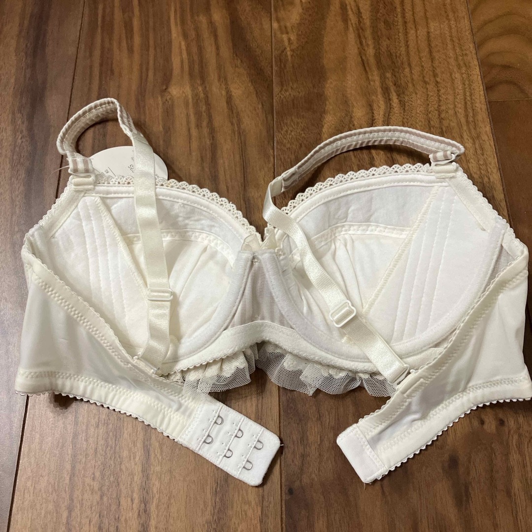 未使用E65 St.Audrey Madeline ブラジャー ストライプ柄 レディースの下着/アンダーウェア(ブラ)の商品写真