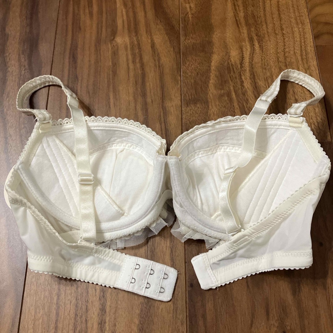 未使用E65 St.Audrey Madeline ブラジャー ストライプ柄 レディースの下着/アンダーウェア(ブラ)の商品写真