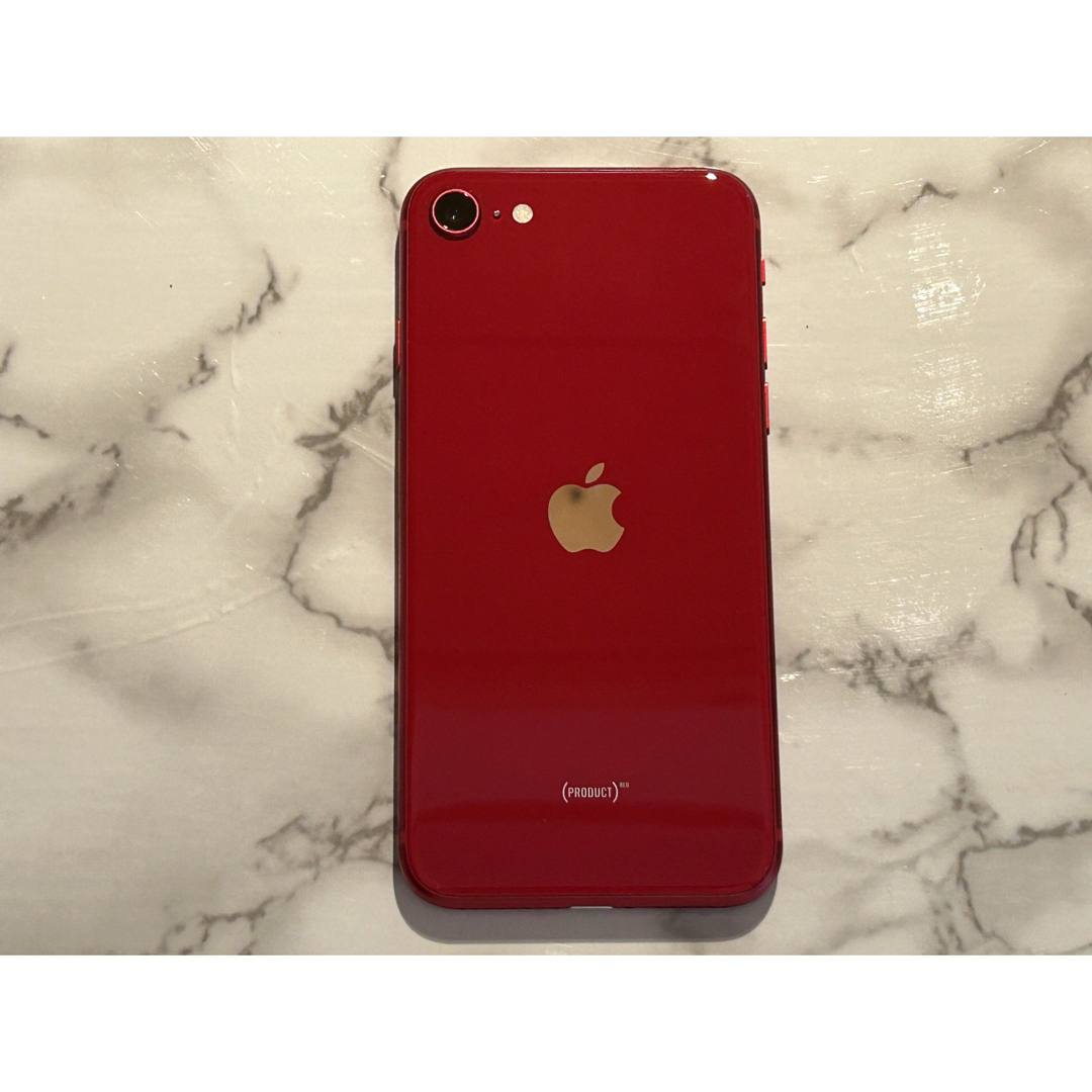 iPhone SE 第三世代 64GB (PRODUCT)RED  スマホ/家電/カメラのスマートフォン/携帯電話(スマートフォン本体)の商品写真