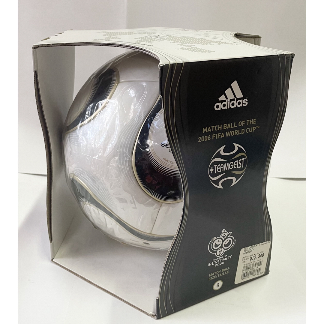 adidas(アディダス)のチームガイスト　公式球　5号球　adidas サッカーボール スポーツ/アウトドアのサッカー/フットサル(記念品/関連グッズ)の商品写真