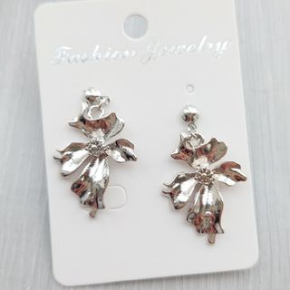 No.222　シルバー　フラワー　ハンドメイド　ピアス　イヤリング(ピアス)