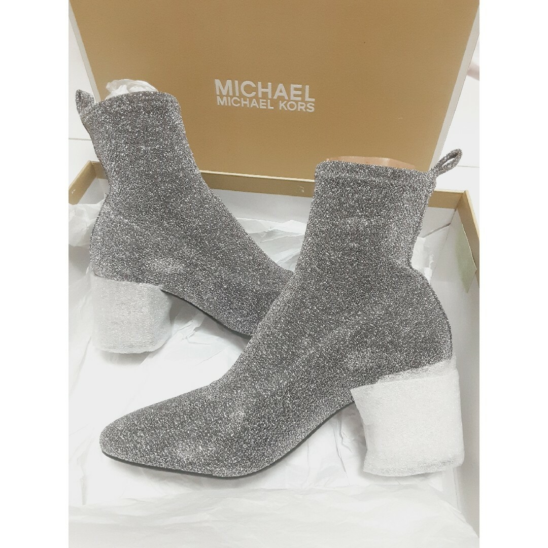 Michael Kors(マイケルコース)の新品　MICHAEL MICHAEL KORS　22cm　ブーツ・ブーティ レディースの靴/シューズ(ブーティ)の商品写真