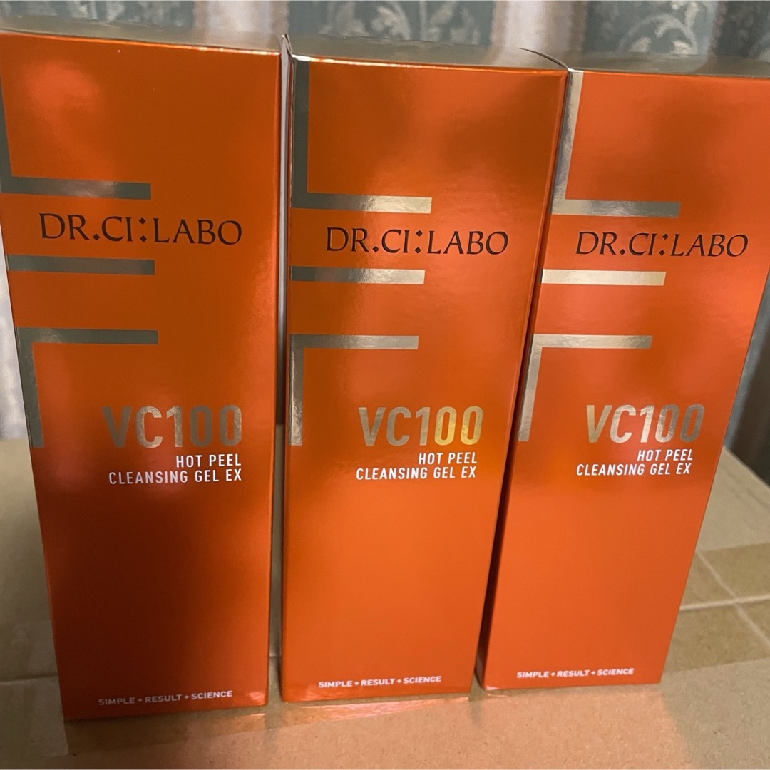 Dr.Ci Labo(ドクターシーラボ)のドクターシーラボ VC100ホットピールクレンジングゲルEX 150g 3本 コスメ/美容のスキンケア/基礎化粧品(クレンジング/メイク落とし)の商品写真