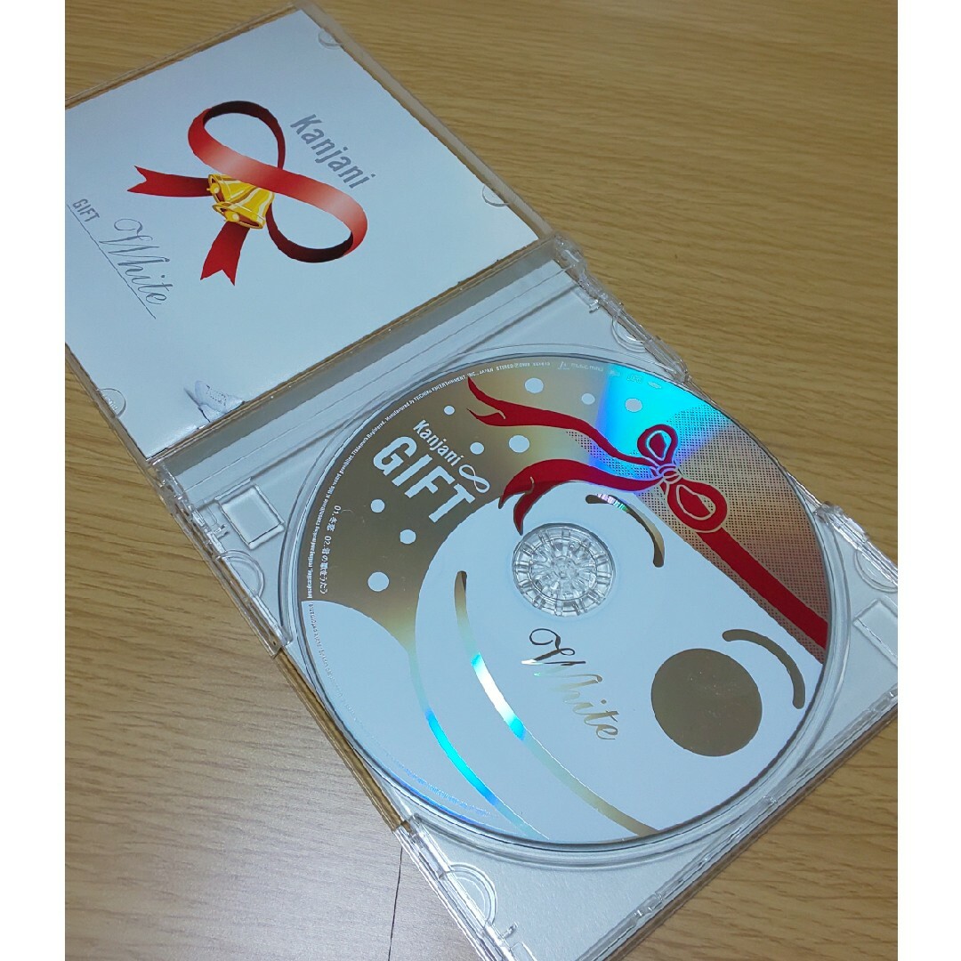 関ジャニ∞(カンジャニエイト)の関ジャニ∞ CD GIFT～白～ エンタメ/ホビーのCD(ポップス/ロック(邦楽))の商品写真