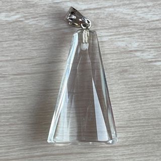 【美品silver】クリスタル 山型 ペンダント(ネックレス)