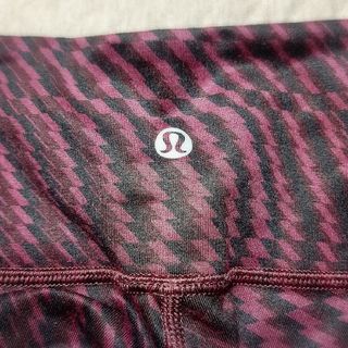 ルルレモン(lululemon)のlululemon レギンス サイズ４(レギンス/スパッツ)