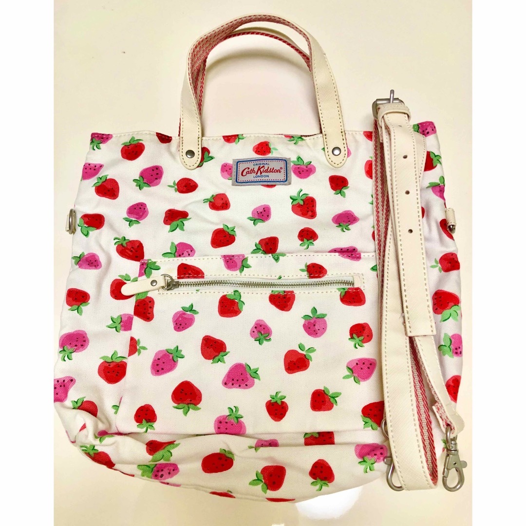 Cath Kidston(キャスキッドソン)のキャスキッドソン🌟いちごショルダーバッグ レディースのバッグ(ショルダーバッグ)の商品写真