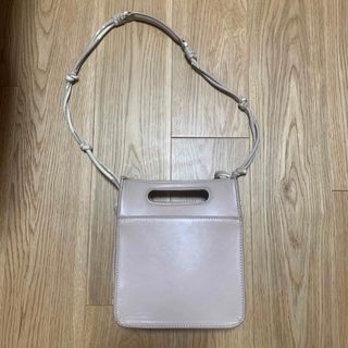 ZARA - スモールサテン地バッグ ZARAの通販 by na☺︎'s shop｜ザラ