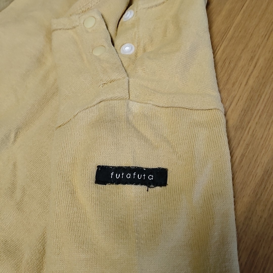futafuta(フタフタ)の80cm長袖Tシャツとパンツ4点セット キッズ/ベビー/マタニティのベビー服(~85cm)(Ｔシャツ)の商品写真