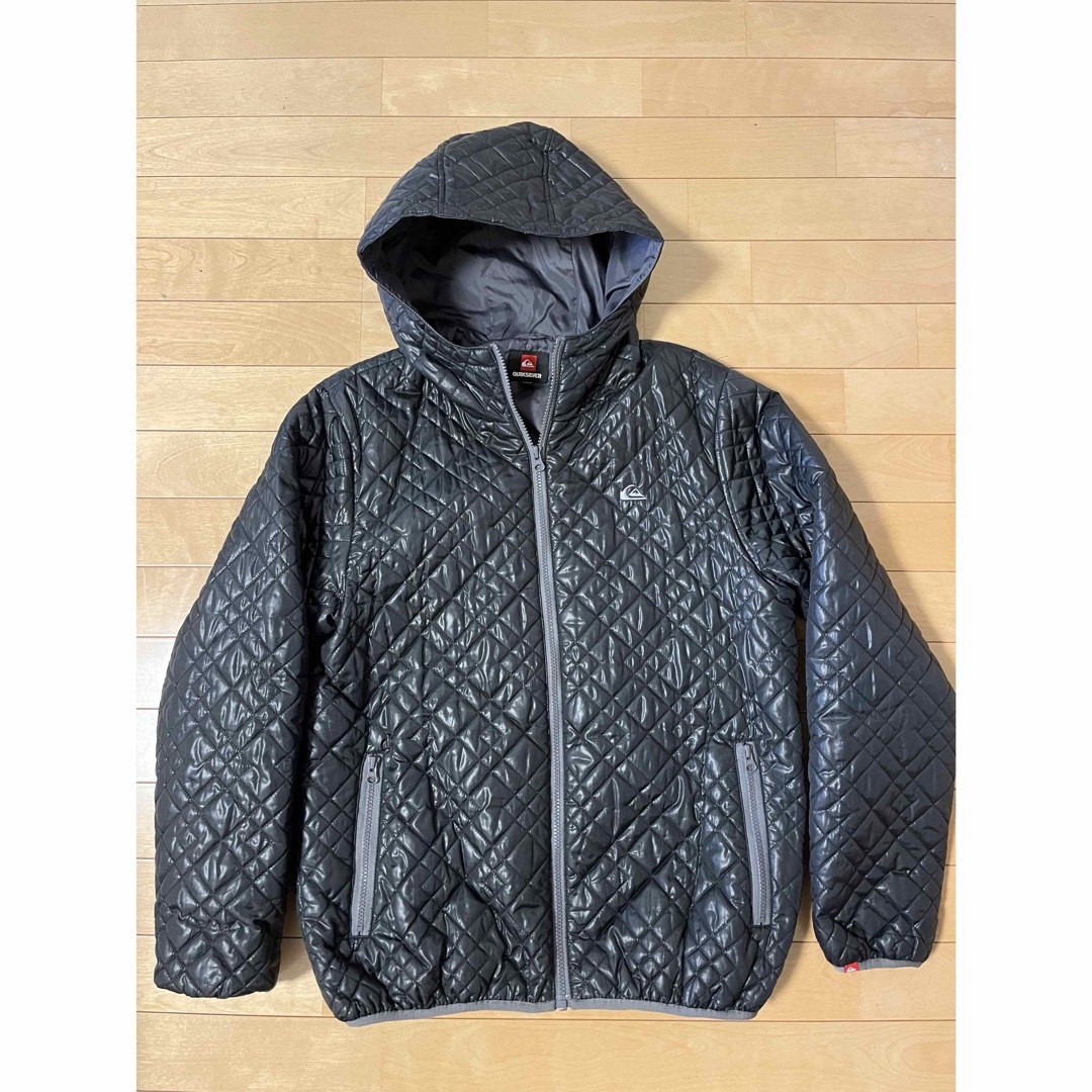 QUIKSILVER(クイックシルバー)のクイックシルバー　フードジャケット　黒L メンズのジャケット/アウター(ナイロンジャケット)の商品写真