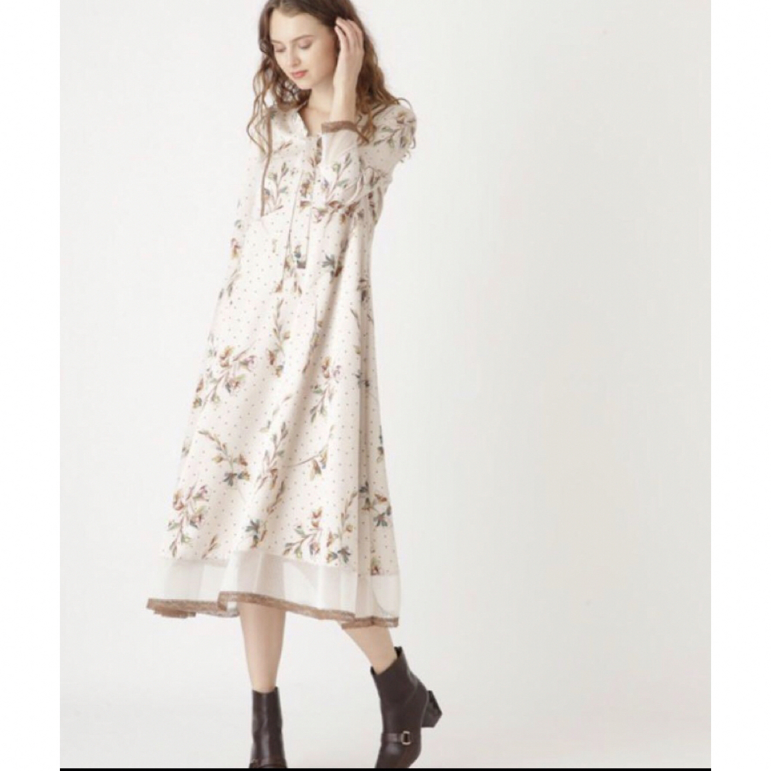 JILLSTUART(ジルスチュアート)の新品未使用！ジルスチュアート　ティリーフラワーワンピース　弘中アナ　皆藤愛子 レディースのワンピース(ロングワンピース/マキシワンピース)の商品写真