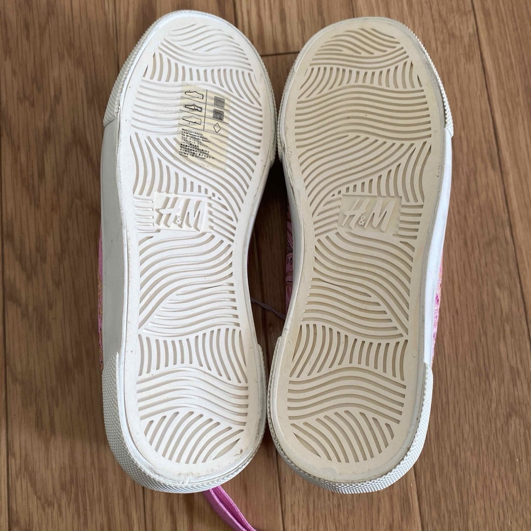H&M(エイチアンドエム)のH&M チャイナ風 靴 スニーカー ピンク 36サイズ 新品未使用 レディースの靴/シューズ(スニーカー)の商品写真