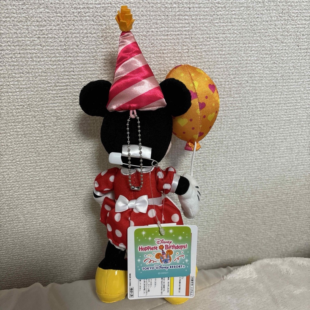 Disney(ディズニー)のタグ付き新品　ディズニー　ミニー　水玉　バースデー　ぬいぐるみバッジ エンタメ/ホビーのおもちゃ/ぬいぐるみ(キャラクターグッズ)の商品写真