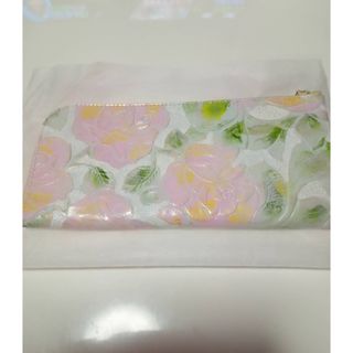 【新品未使用】リベルテ　ファスナー　長財布　花柄　ウォレット(財布)